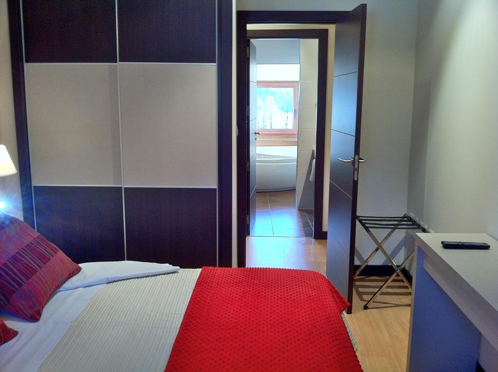 إل بويو دي جاكا Aparthotel Bubal الغرفة الصورة