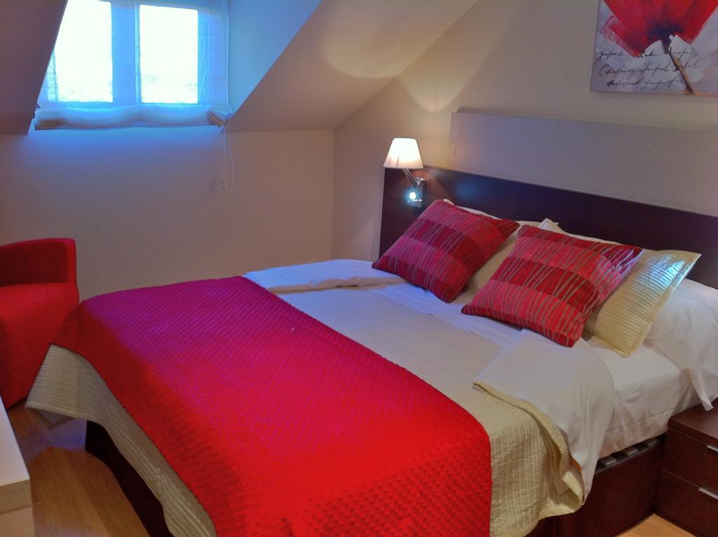 إل بويو دي جاكا Aparthotel Bubal الغرفة الصورة