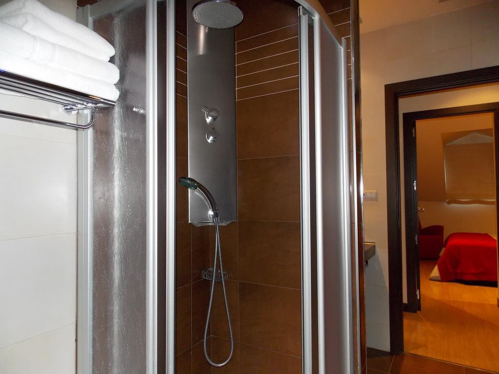 إل بويو دي جاكا Aparthotel Bubal الغرفة الصورة